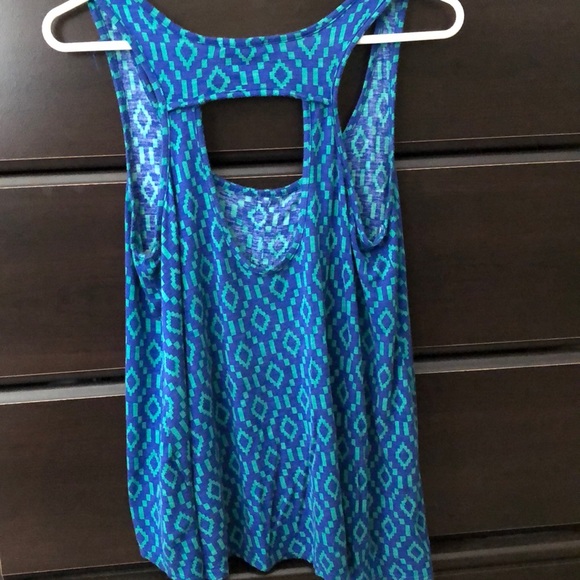 Aztec - inspired Pattern Tank - Picture 4 of 4